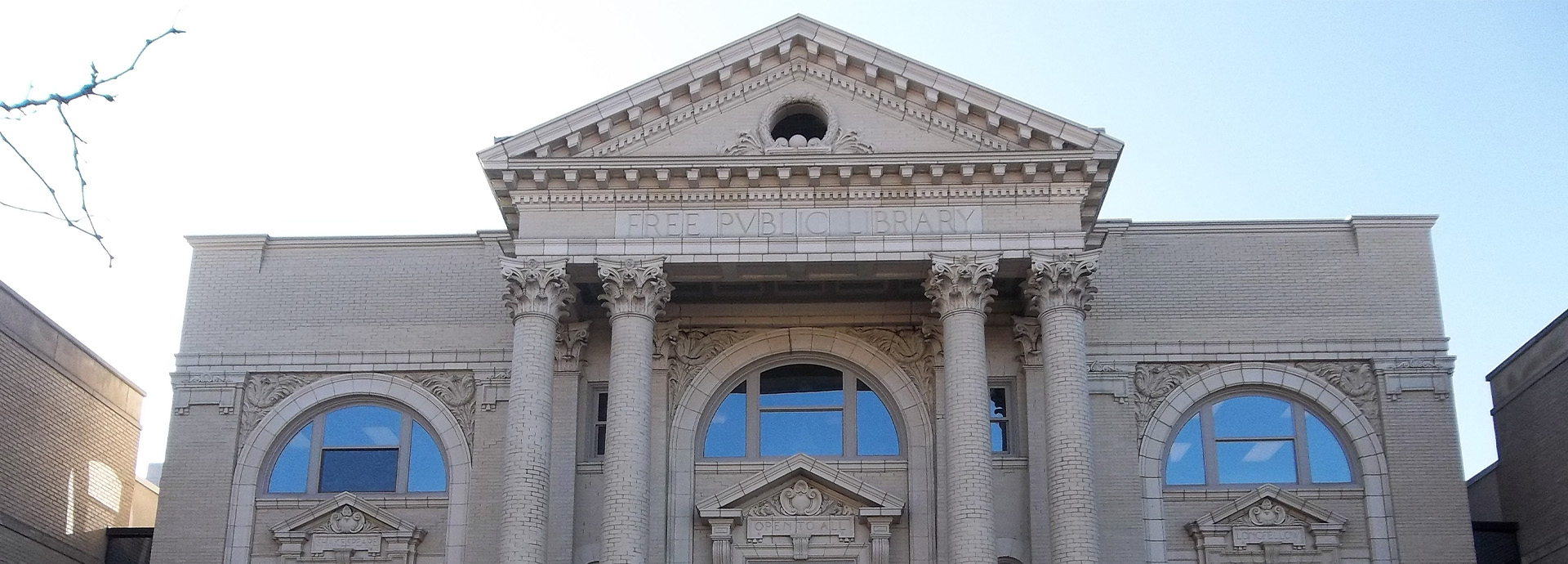 Slideshow Image - The front of the Mansfield/Richland County Public Library